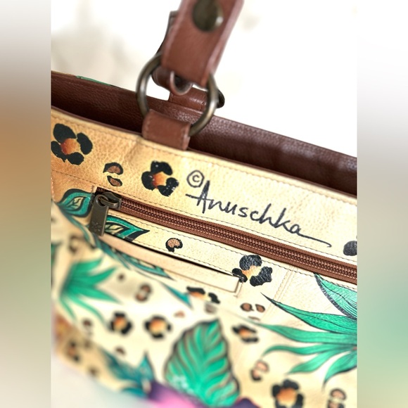 Anuschka - Hand painted one of - Picture 3 of 16